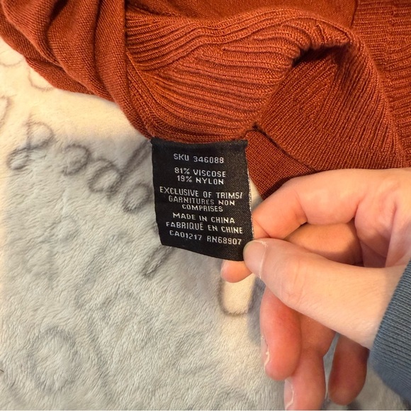 Le Chateau | women's xsmall chic Sleeveless Rust Sleeveless Top - Picture 5 of 5